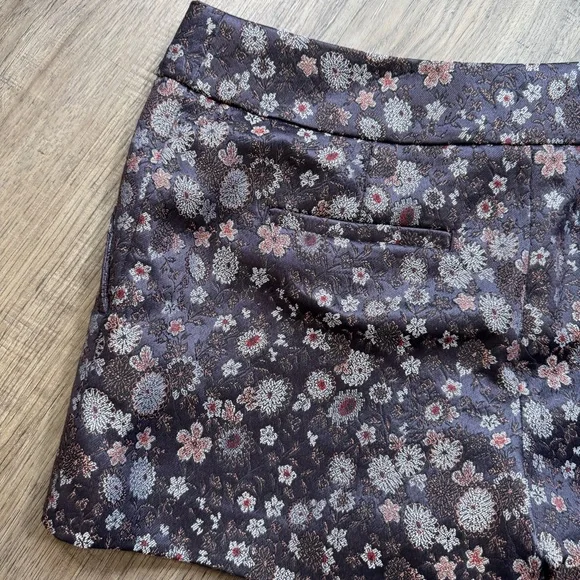 Loft Floral Print Shorts - Size 2 - Picture 11 of 14